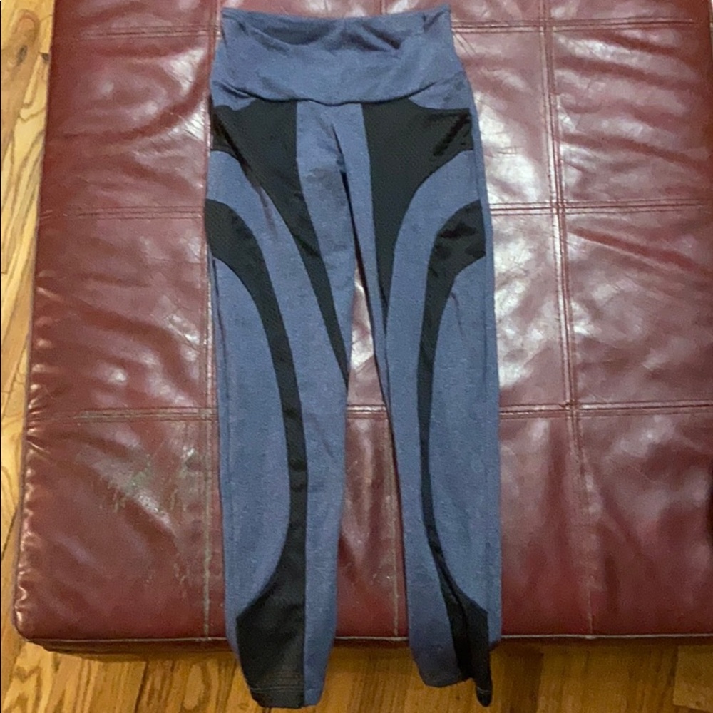 KiraGrace (USA) 3/4 yoga pants women’s small